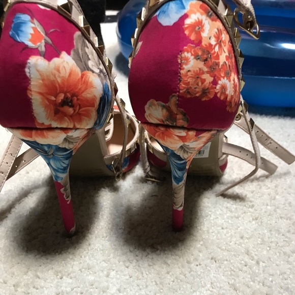 shoes - Picture 3 of 3